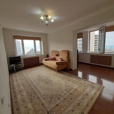 Flat at the seafront Apartamento Aktau  Exterior foto