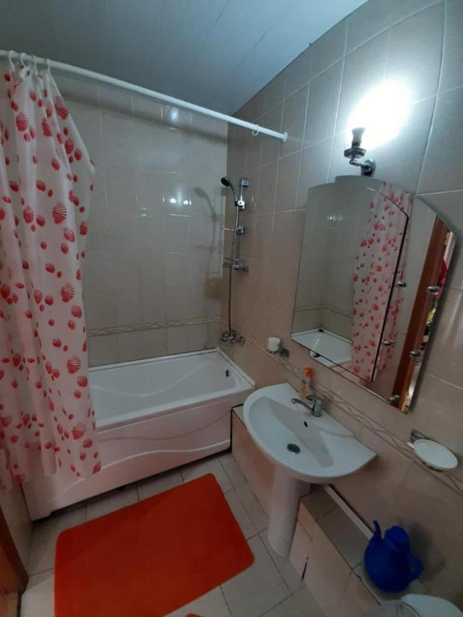 Flat at the seafront Apartamento Aktau  Exterior foto