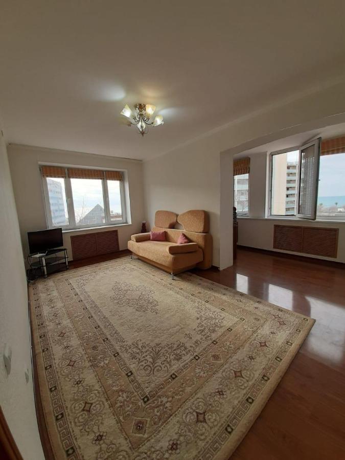 Flat at the seafront Apartamento Aktau  Exterior foto